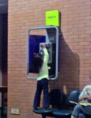 una pepa: La niñez y la globalización de las telecomunicaciones. Terminal Nasca, Perú